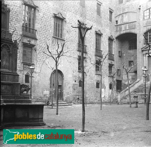 Barcelona - Palau de Lloctinent (Foto: Rossend Flaquer -Arxiu Fotogràfic Centre Excursionista de Catalunya-, 1918) Barcelona - Palau de Lloctinent