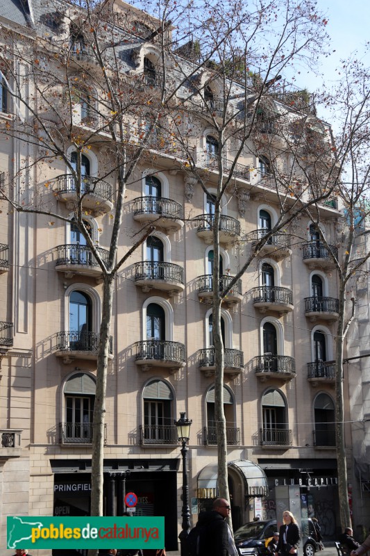 Barcelona - Rambla, 138 (Foto: Albert Esteves, 2020) Barcelona - Rambla, 138