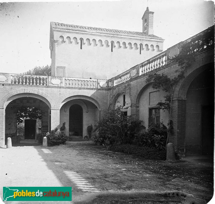 Castellví de Rosanes - Can Abat (Foto: Josep Salvany -Fons Salvany. Biblioteca de Catalunya-, 1923) Castellví de Rosanes - Can Abat