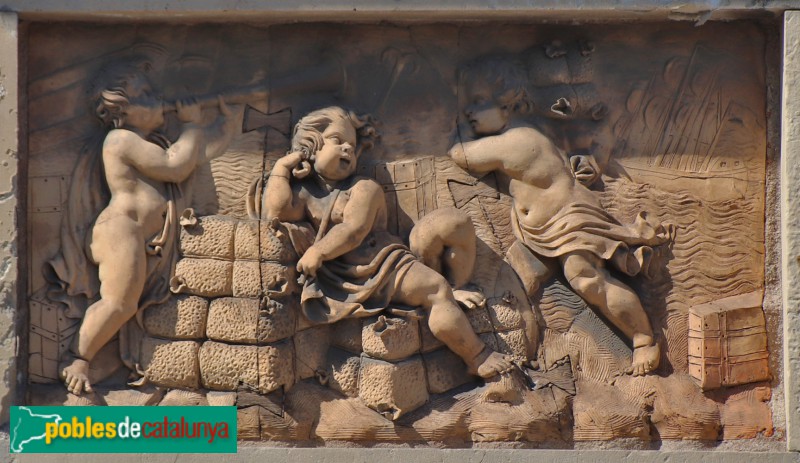 Barcelona - Porxos d'en Xifré. Relleus amb putti (Foto: Albert Esteves, 2020) Barcelona - Porxos d'en Xifré. Relleus amb putti