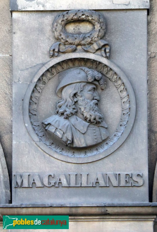 Barcelona - Porxos d'en Xifré. Medallons amb busts (Foto: Albert Esteves, 2020) Barcelona - Porxos d'en Xifré. Medallons amb busts