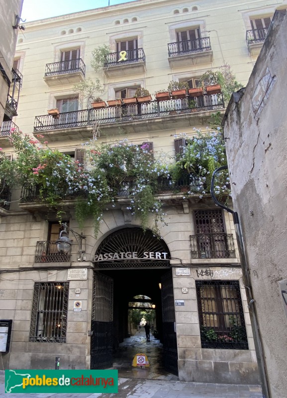 Barcelona - Casa-fàbrica Sert i Solà, façana Sant Pere més Alt (Foto: Albert Esteves, 2020) Barcelona - Casa-fàbrica Sert i Solà, façana Sant Pere més Alt