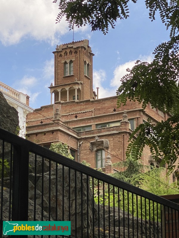 Barcelona - Casa Fornells, Av. Tibidabo, 37 (Foto: Albert Esteves, 2020) Barcelona - Casa Fornells, Av. Tibidabo, 37