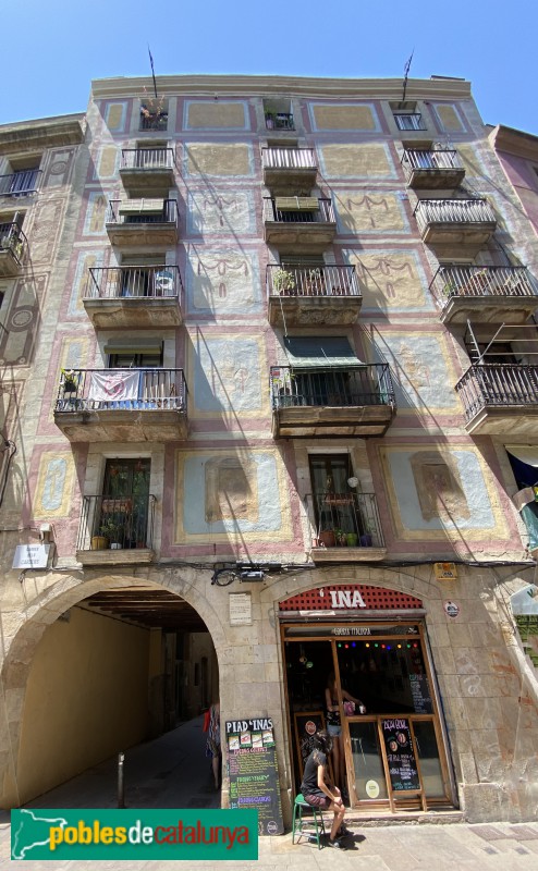 Barcelona - Carrer Carders, 43 (Foto: Albert Esteves, 2020) Barcelona - Carrer Carders, 43