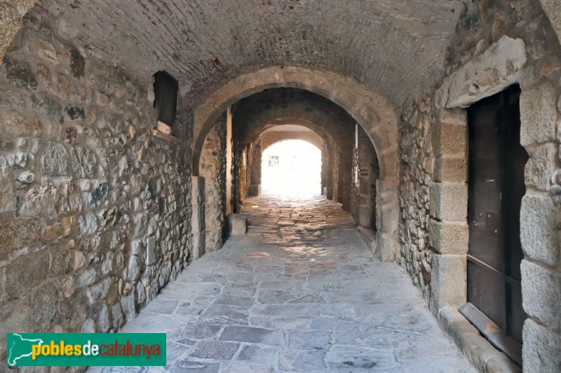 Calonge - Carrer del Càcul (Foto: Albert Esteves, 2020) Calonge - Carrer del Càcul