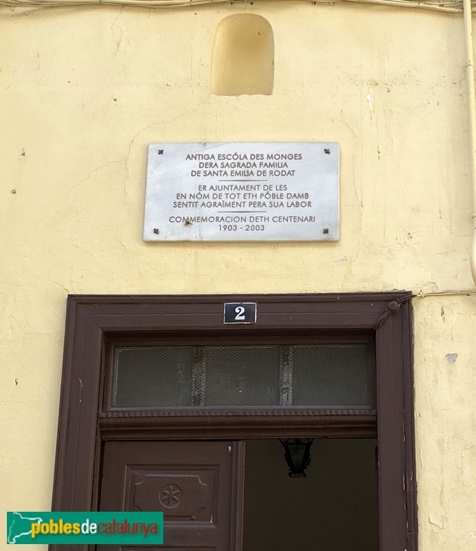 Les - Antiga escola de les Monges de la Sagrada Família (Foto: Albert Esteves, 2020) Les - Antiga escola de les Monges de la Sagrada Família