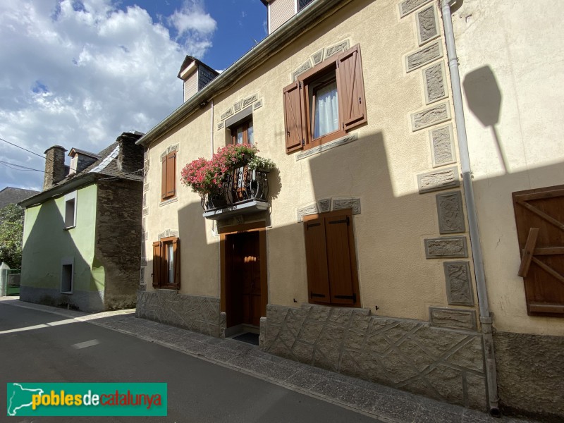 Les - Carrer dera Carrèra (Foto: Albert Esteves, 2020) Les - Carrer dera Carrèra