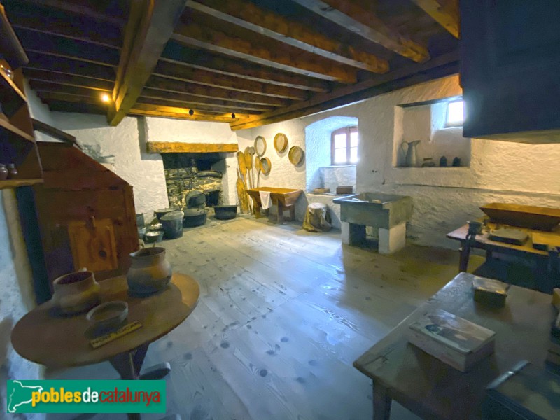 Vilamòs - Çò de Joanchiquet. Cuina (Foto: Albert Esteves, 2020) Vilamòs - Çò de Joanchiquet. Cuina