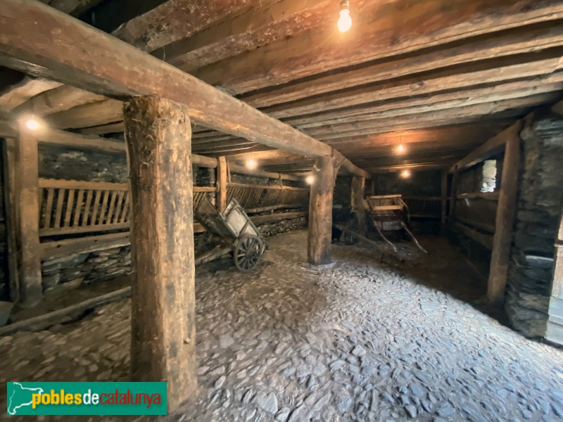 Vilamòs - Çò de Joanchiquet. Estable (Foto: Albert Esteves, 2020) Vilamòs - Çò de Joanchiquet. Estable