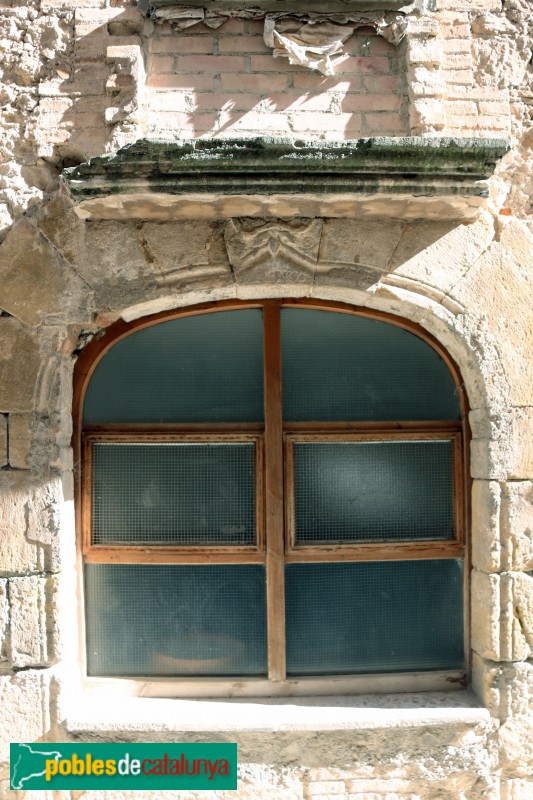 La Granadella - Portal (Foto: Albert Esteves, 2020) La Granadella - Portal