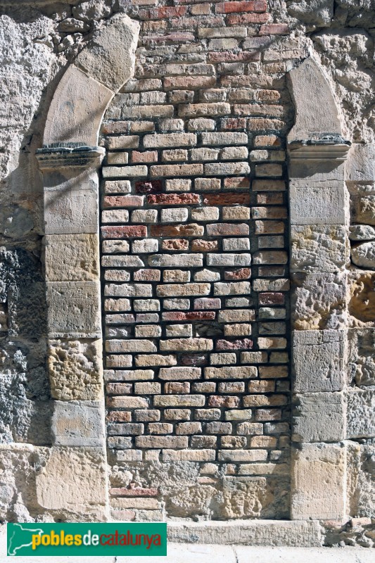 La Granadella - Portal (Foto: Albert Esteves, 2020) La Granadella - Portal