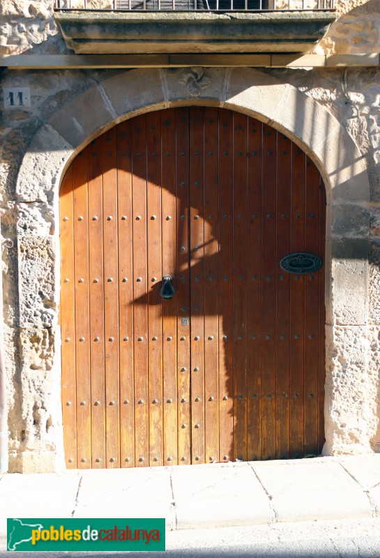 La Granadella - Portal amb lauburu (Foto: Albert Esteves, 2020) La Granadella - Portal amb lauburu