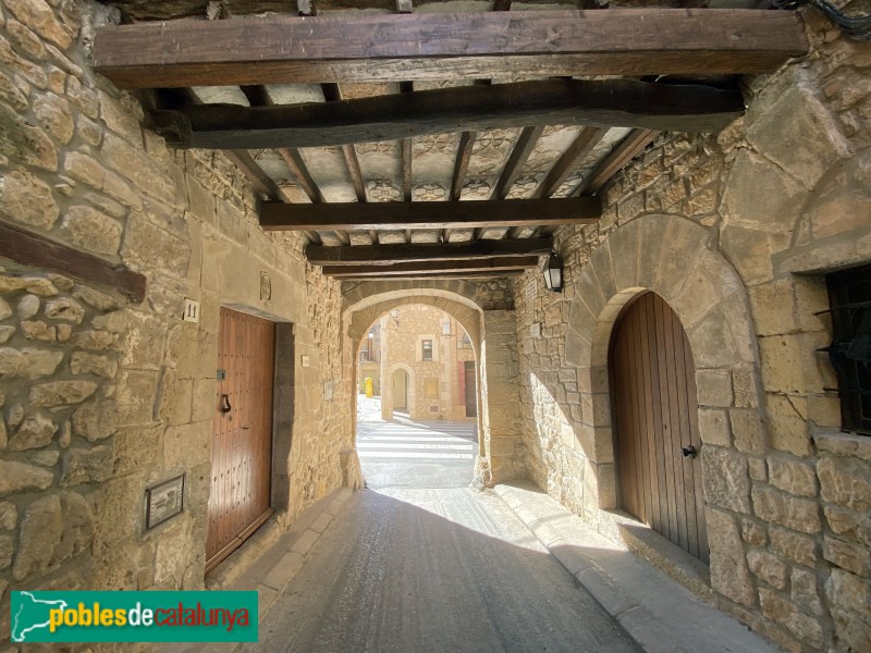 El Vilosell - Portal de la bassa (Foto: Albert Esteves, 2020) El Vilosell - Portal de la bassa