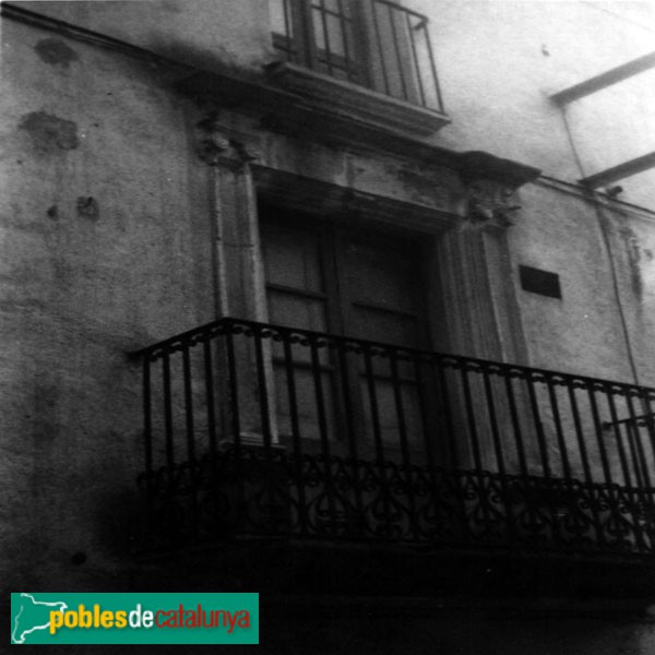 La Pobla de Cérvoles - Cal Domènec (Foto: Carles Betriu -Invarquit.cultura.gencat.cat-, 1982) La Pobla de Cérvoles - Cal Domènec