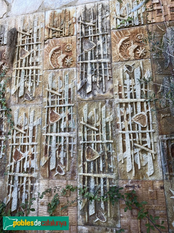 Corbera de Llobregat - Casa Ovni (Foto: Albert Esteves, 2020) Corbera de Llobregat - Casa Ovni