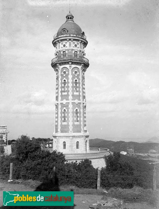 Barcelona - Torre de les Aigües del Tibidabo (o de Dosrius) (Foto: Anònim -Arxiu Fotogràfic Centre Excursionista de Catalunya-, c.1907) Barcelona - Torre de les Aigües del Tibidabo (o de Dosrius)