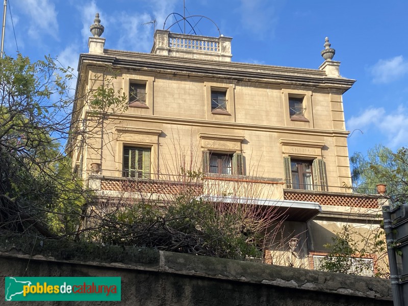 Barcelona - Mare de Déu de la Salut, 31-37 (Foto: Albert Esteves, 2021) Barcelona - Mare de Déu de la Salut, 31-37