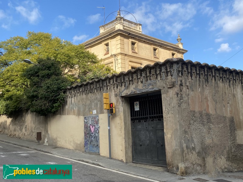 Barcelona - Mare de Déu de la Salut, 31-37 (Foto: Albert Esteves, 2021) Barcelona - Mare de Déu de la Salut, 31-37