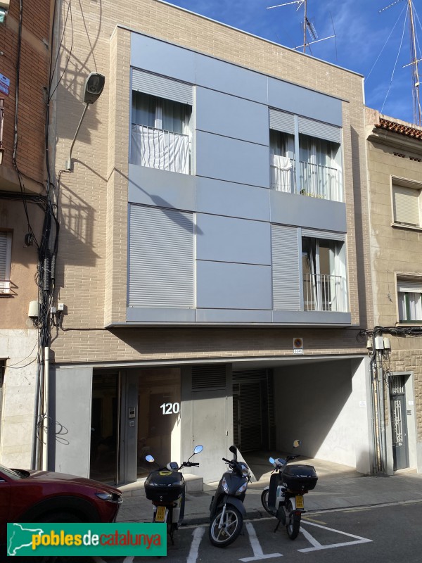 Barcelona - Mare de Déu de Montserrat, 188. Façana posterior (Foto: Albert Esteves, 2021) Barcelona - Mare de Déu de Montserrat, 188. Façana posterior