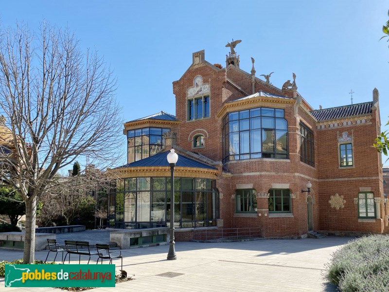 Hospital de Sant Pau - Edifici d'Operacions. Façana posterior (Foto: Albert Esteves, 2021) Hospital de Sant Pau - Edifici d'Operacions. Façana posterior