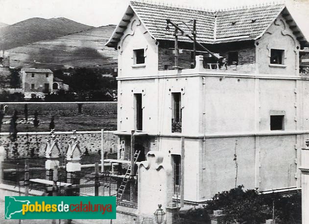 Barcelona - Antiga casa Sans-Bernet - <i>Arxiu Municipal del Districte d'Horta-Guinardó</i> Barcelona - Antiga casa Sans-Bernet - <i>Arxiu Municipal del Districte d'Horta-Guinardó</i>