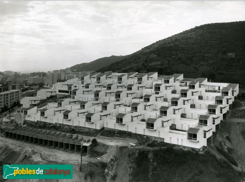Barcelona - Casetes Blanques de Montbau - Arxiu Fotogràfic de Barcelona (Foto: <i>Xavier Brangulí -Arxiu Fotogràfic de Barcelona-</i>, 1968) Barcelona - Casetes Blanques de Montbau - Arxiu Fotogràfic de Barcelona