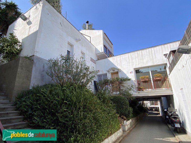 Barcelona - Casetes Blanques de Montbau (Foto: Albert Esteves, 2021) Barcelona - Casetes Blanques de Montbau