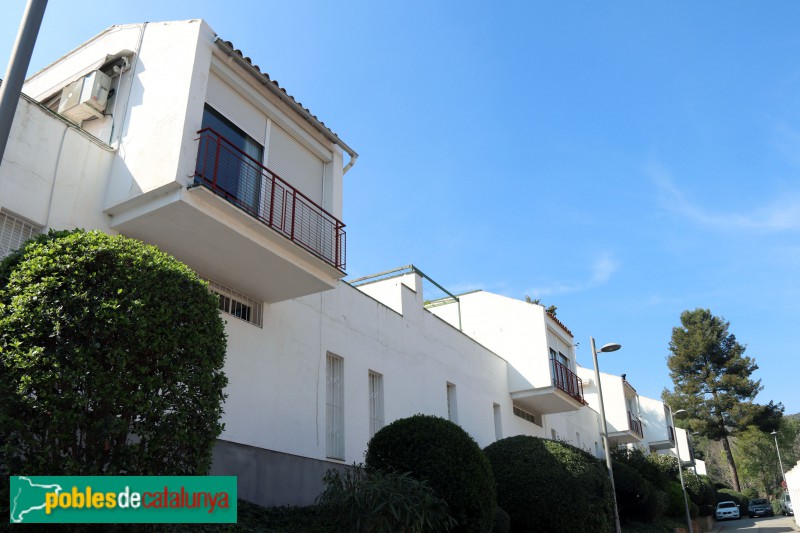 Barcelona - Casetes Blanques de Montbau (Foto: Albert Esteves, 2021) Barcelona - Casetes Blanques de Montbau