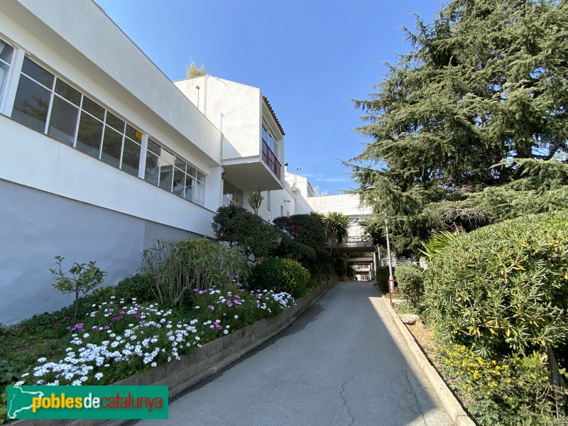 Barcelona - Casetes Blanques de Montbau (Foto: Albert Esteves, 2021) Barcelona - Casetes Blanques de Montbau