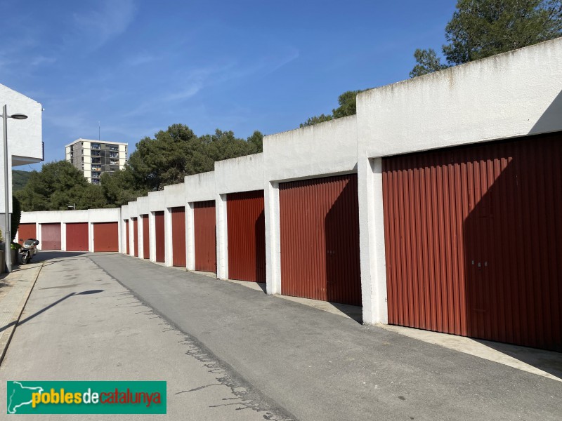 Barcelona - Casetes Blanques de Montbau. Garatges Barcelona - Casetes Blanques de Montbau. Garatges