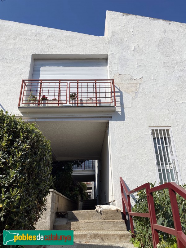 Barcelona - Casetes Blanques de Montbau (Foto: Albert Esteves, 2021) Barcelona - Casetes Blanques de Montbau