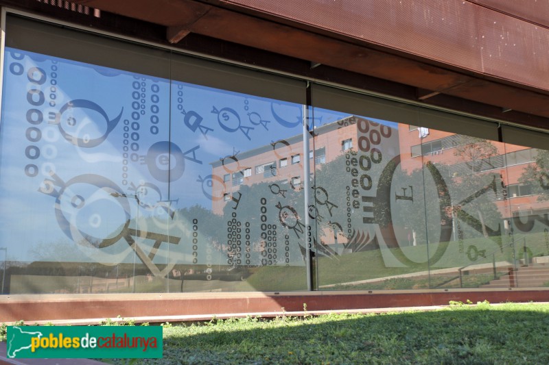 Barcelona - Biblioteca Les Roquetes (Foto: Albert Esteves, 2021) Barcelona - Biblioteca Les Roquetes