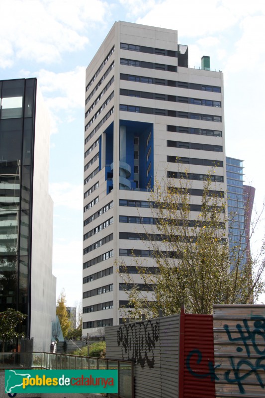 L'Hospitalet de Llobregat - Torre Blanca (Foto: Albert Esteves, 2016) L'Hospitalet de Llobregat - Torre Blanca