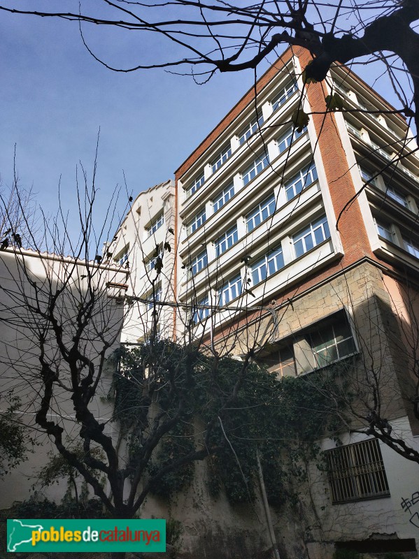 l'Hospitalet de Llobregat - Cotxeres del metro. Bloc modern (Foto: Anna Corcoll, 2021) l'Hospitalet de Llobregat - Cotxeres del metro. Bloc modern