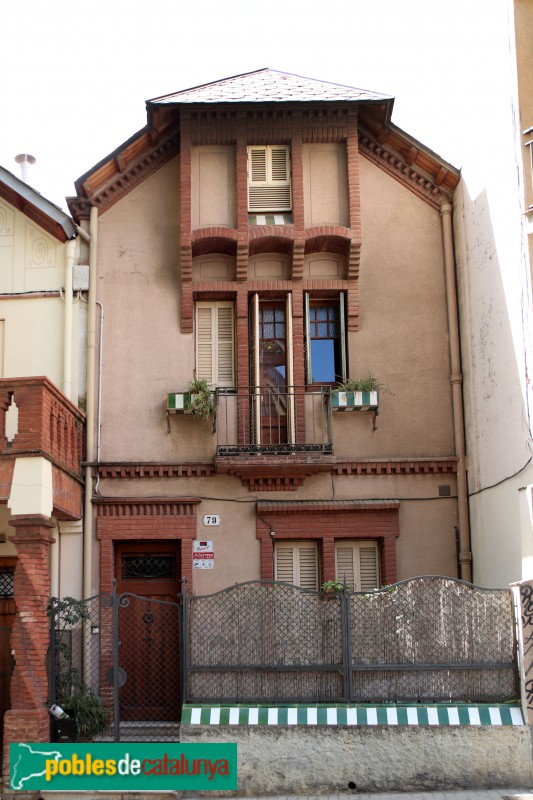 L'Hospitalet de Llobregat - Les Cases Barates (Foto: Albert Esteves, 2021) L'Hospitalet de Llobregat - Les Cases Barates