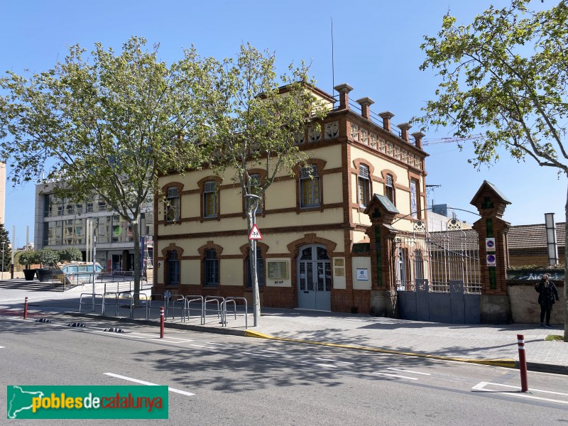 L'Hospitalet de Llobregat - Can Vilumara. Casa del director (Foto: Albert Esteves, 2021) L'Hospitalet de Llobregat - Can Vilumara. Casa del director