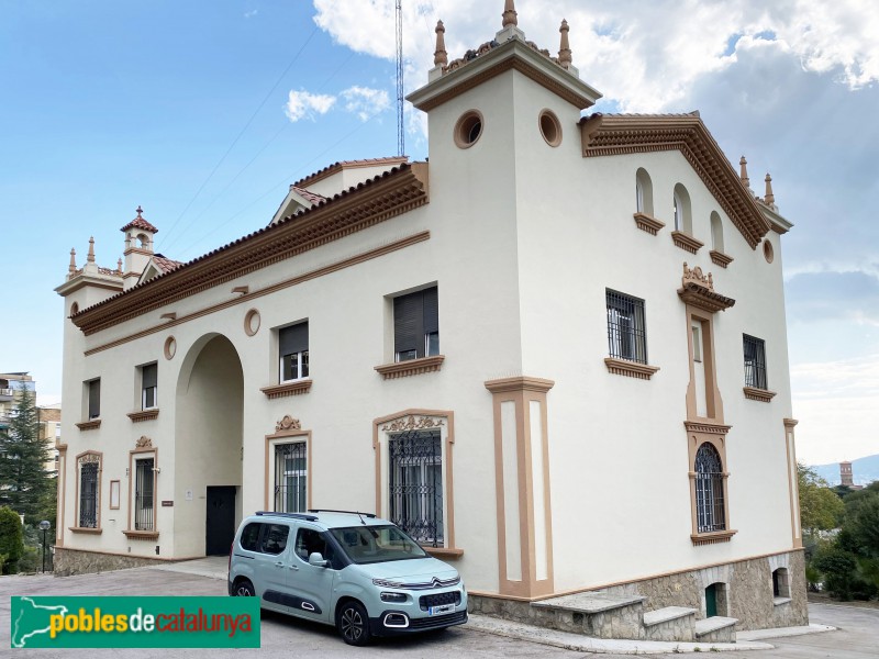 Sant Feliu de Llobregat - Torre Pins d'Or (Foto: Albert Esteves, 2021) Sant Feliu de Llobregat - Torre Pins d'Or