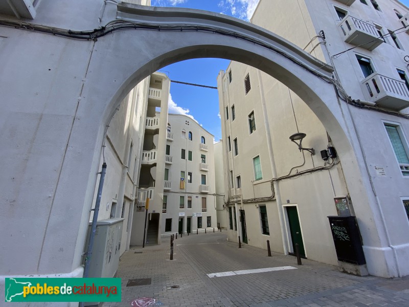 Sant Feliu de Llobregat - Pisos Bertrand (Foto: Albert Esteves, 2021) Sant Feliu de Llobregat - Pisos Bertrand