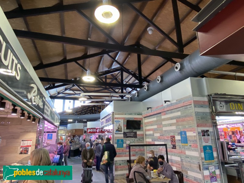 L'Hospitalet de Llobregat - Mercat de Santa Eulàlia (Foto: Albert Esteves, 2021) L'Hospitalet de Llobregat - Mercat de Santa Eulàlia
