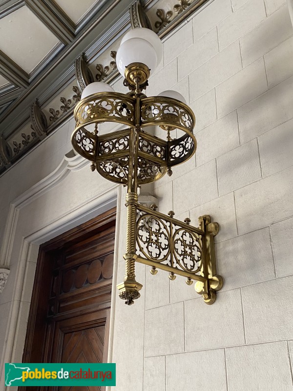 Barcelona - Casa Bosch Alsina (Plaça Catalunya, 8) (Foto: Albert Esteves, 2021) Barcelona - Casa Bosch Alsina (Plaça Catalunya, 8)