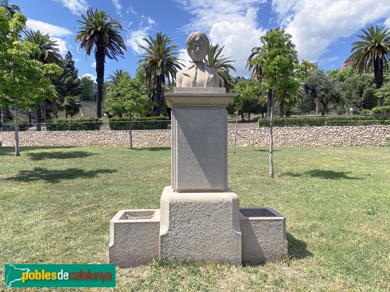 Cornellà de Llobregat - Parc de can Mercader. Monument a Rosalia de Castro (Foto: Albert Esteves, 2021) Cornellà de Llobregat - Parc de can Mercader. Monument a Rosalia de Castro