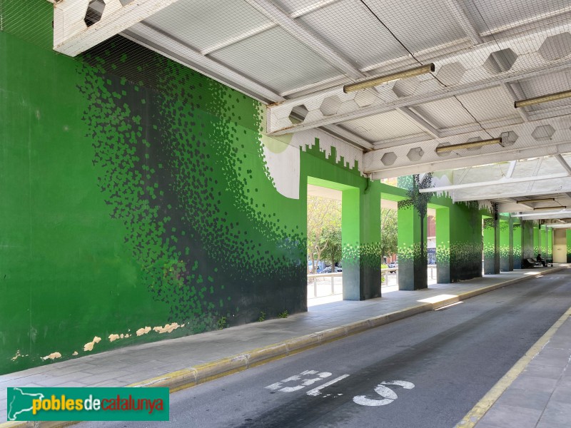 Cornellà de Llobregat - Mural de l'Estació d'Autobusos (Foto: Albert Esteves, 2021) Cornellà de Llobregat - Mural de l'Estació d'Autobusos