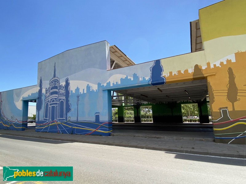 Cornellà de Llobregat - Mural de l'Estació d'Autobusos (Foto: Albert Esteves, 2021) Cornellà de Llobregat - Mural de l'Estació d'Autobusos