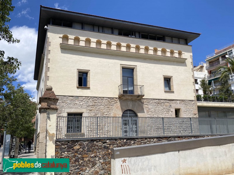 Cornellà de Llobregat - Can Vallhonrat (Foto: Albert Esteves, 2021) Cornellà de Llobregat - Can Vallhonrat