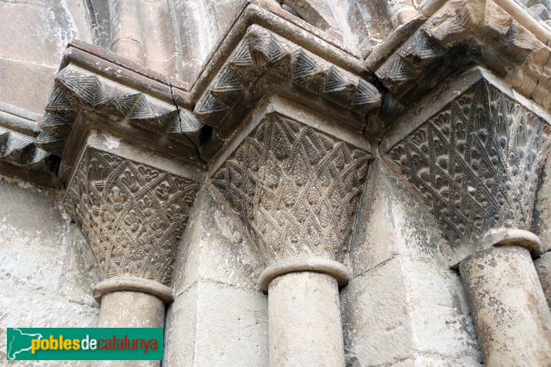 Vinaixa - Església de Sant Joan Baptista. Portada (Foto: Albert Esteves, 2021) Vinaixa - Església de Sant Joan Baptista. Portada