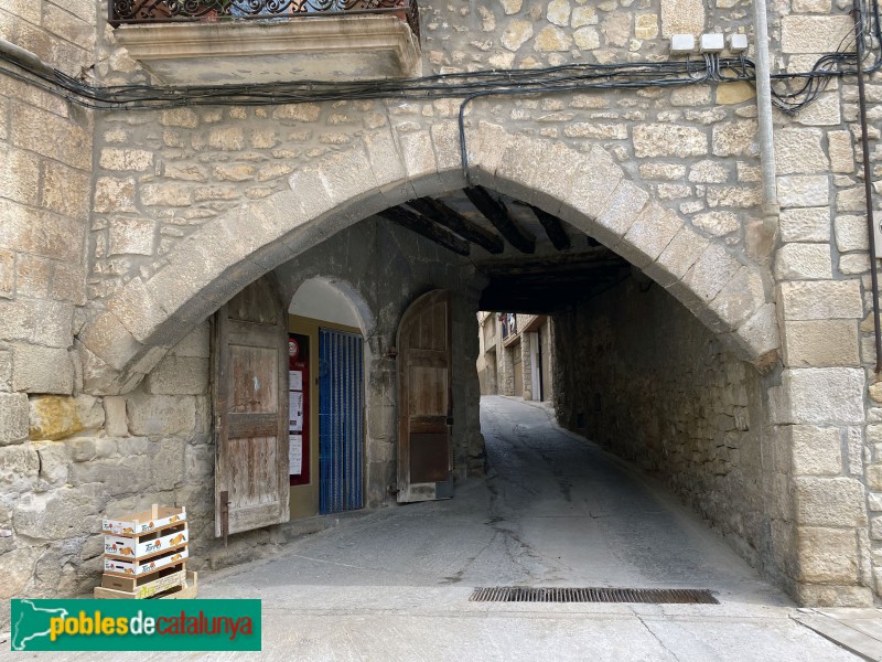 Vinaixa - Portal de Ca la Mariana (Foto: Albert Esteves, 2021) Vinaixa - Portal de Ca la Mariana