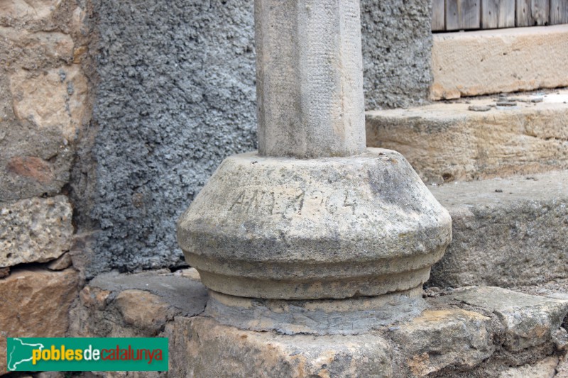 Vinaixa - Creu de la plaça dels Arbres (Foto: Albert Esteves, 2021) Vinaixa - Creu de la plaça dels Arbres