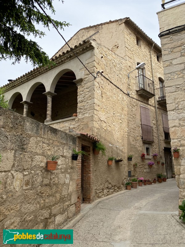 Vinaixa - Carrer del nucli antic (Foto: Albert Esteves, 2021) Vinaixa - Carrer del nucli antic