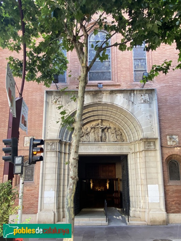 Sabadell - Església de la Santíssima Trinitat (Foto: Albert Esteves, 2021) Sabadell - Església de la Santíssima Trinitat