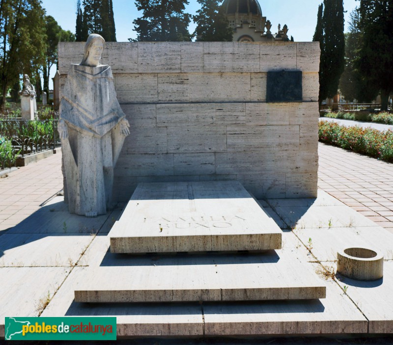 Sabadell - Cementiri. Sepulcre Buxó (Foto: Albert Esteves, 2021) Sabadell - Cementiri. Sepulcre Buxó